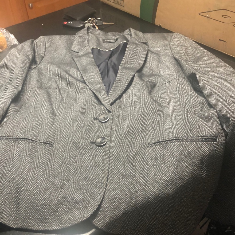 Size 16 black and white herringbone blazer lined